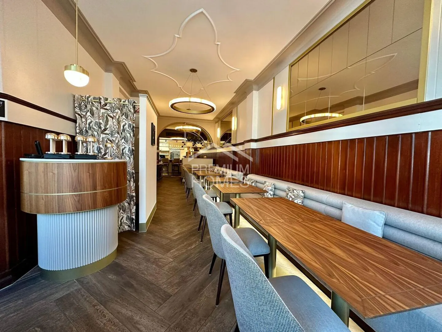 Central Premium Location: Residential and Commercial Building near the Train Station - Photo 1 of 6