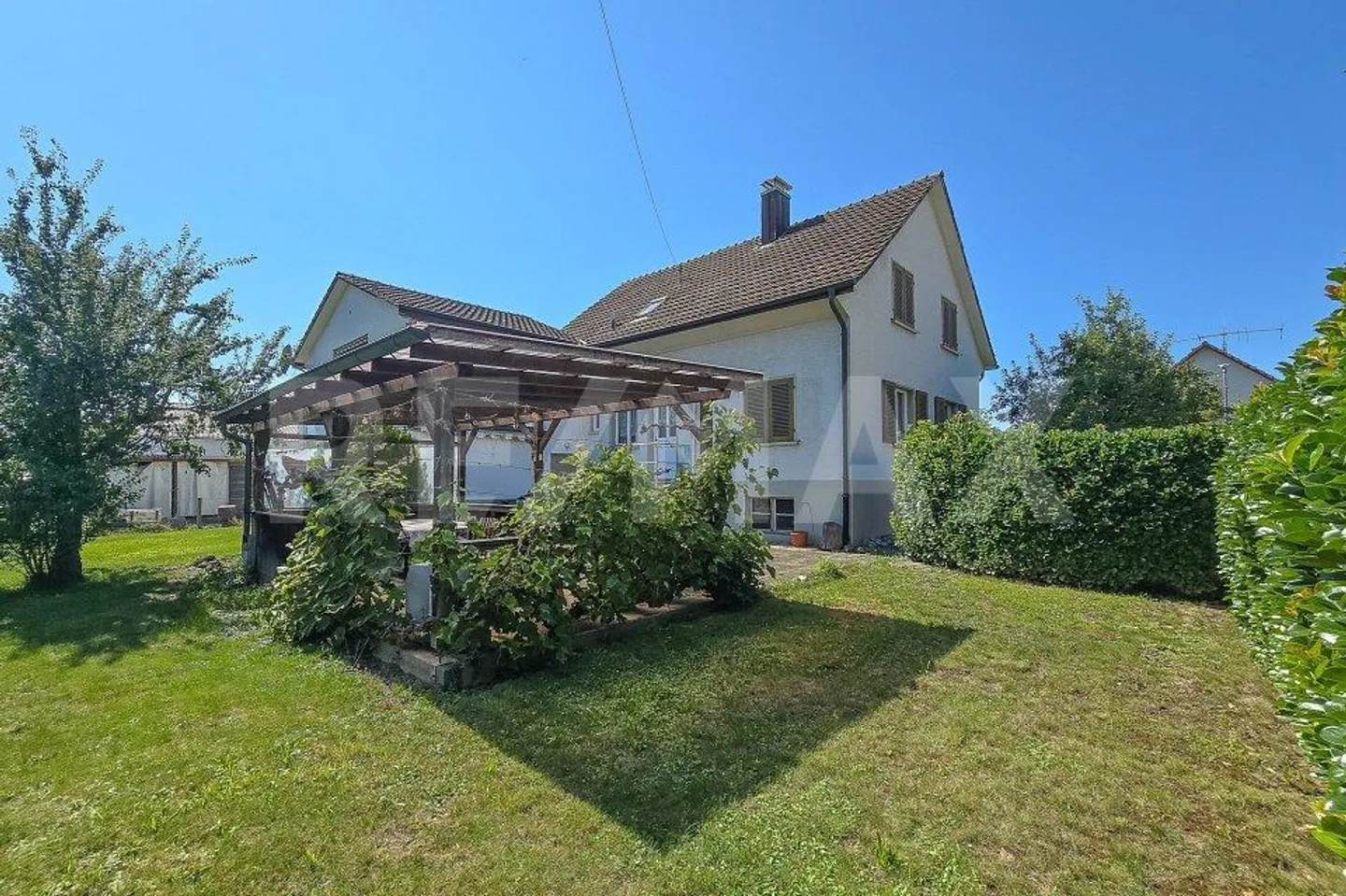 Casa unifamiliare indipendente con potenziale di ampliamento - Foto 2 di 7