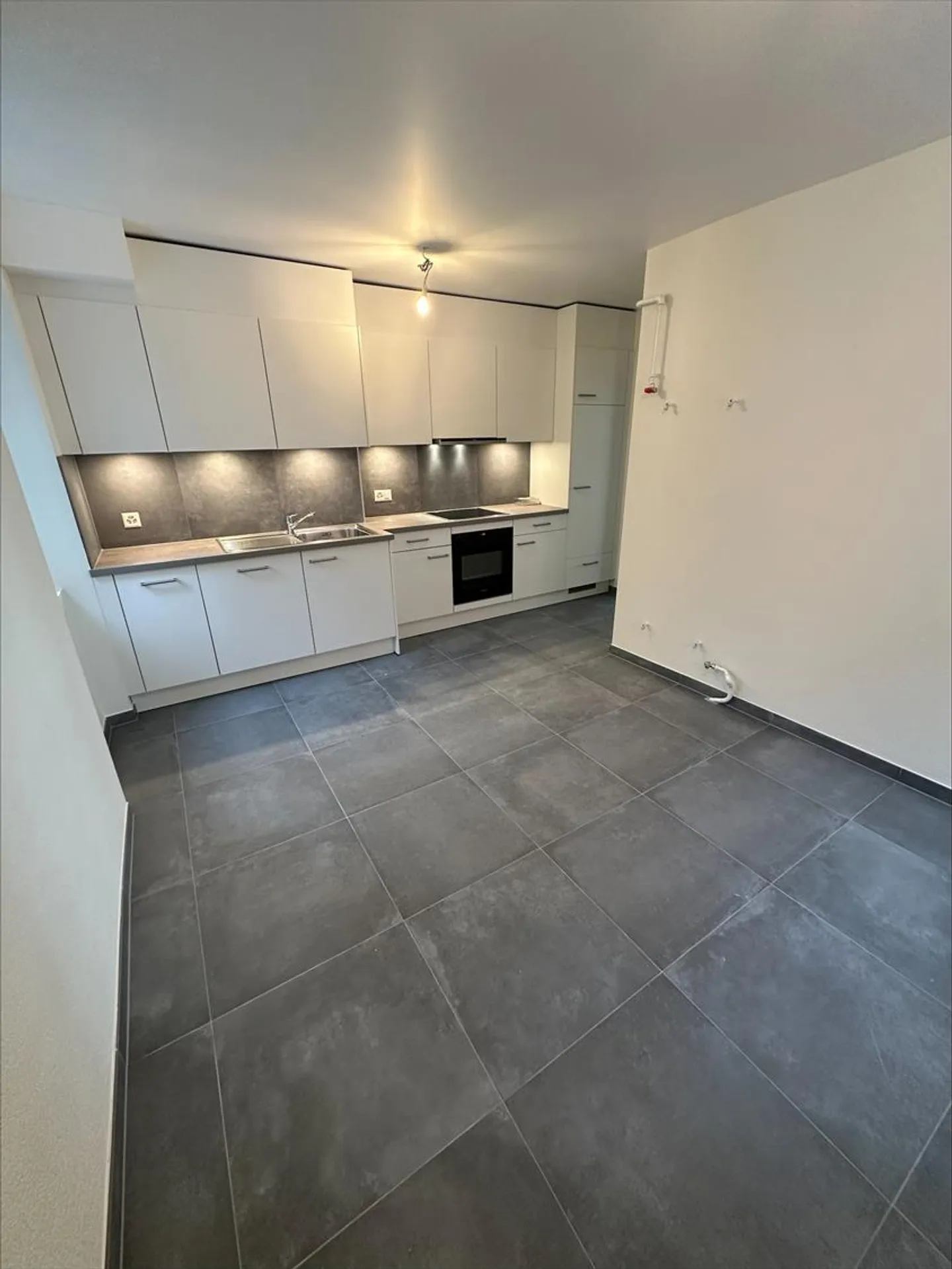 Bell'appartamento di 3,5 locali con balcone panoramico a Neuchâtel - Foto 1 di 9