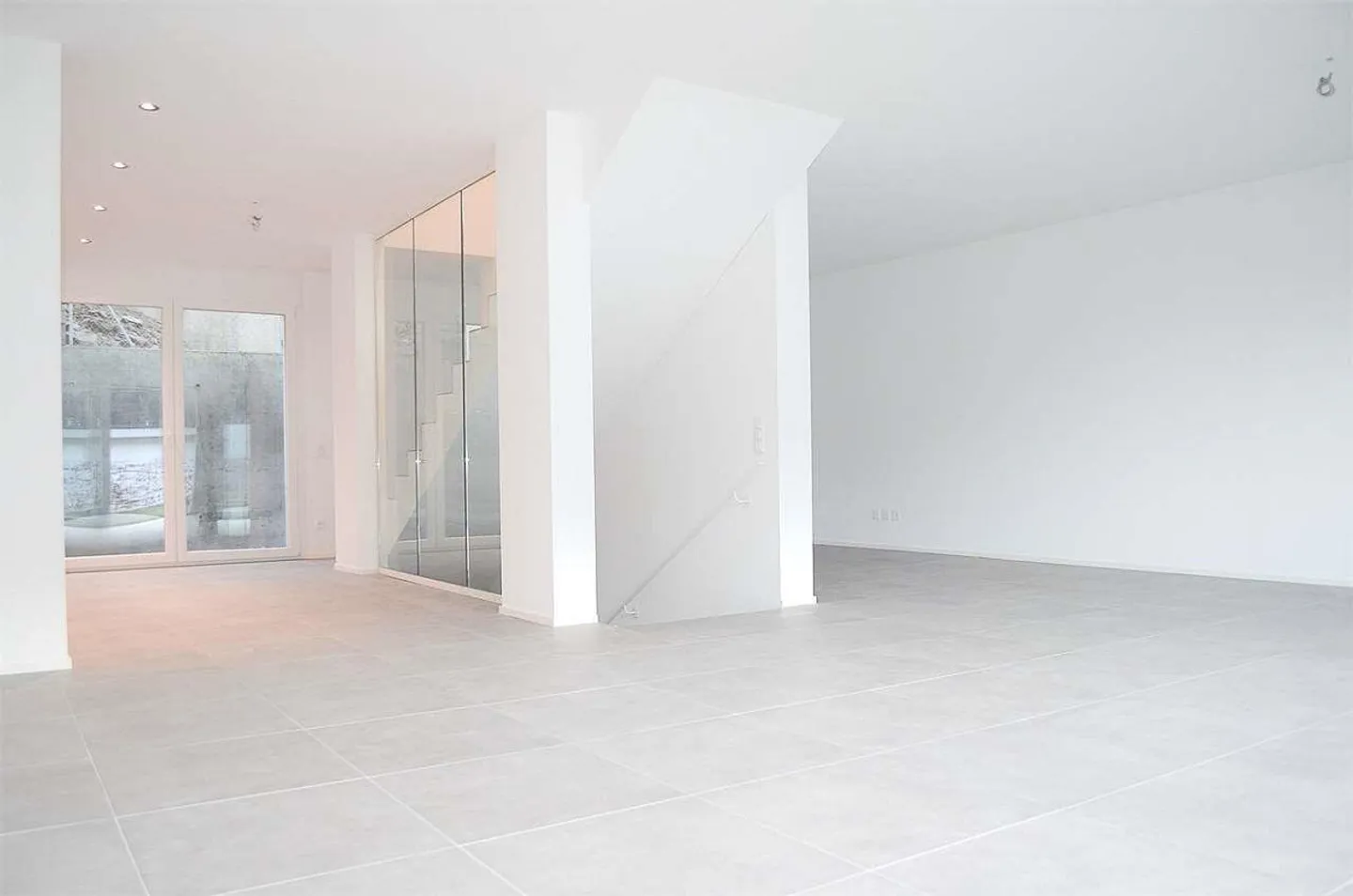 For Rent in Curio - Photo 1 of 13