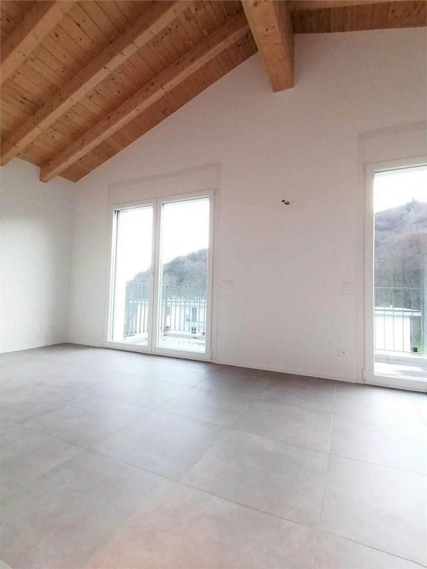 For Rent in Curio - Photo 11 of 13
