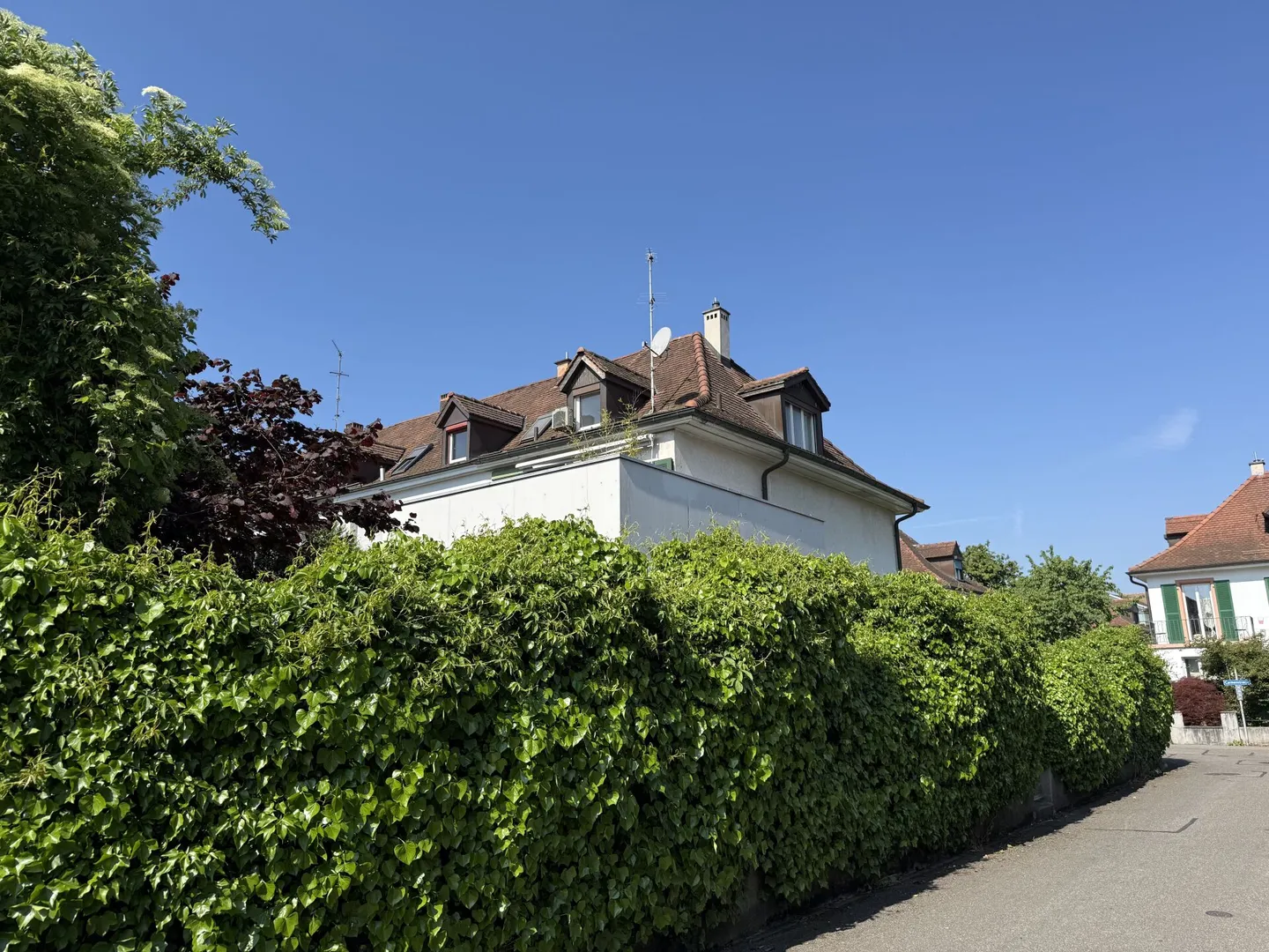 Family-friendly end-of-terrace house in a quiet & well-connected location - Photo 2 of 11