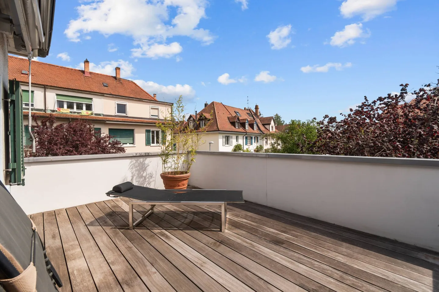 Family-friendly end-of-terrace house in a quiet & well-connected location - Photo 8 of 11
