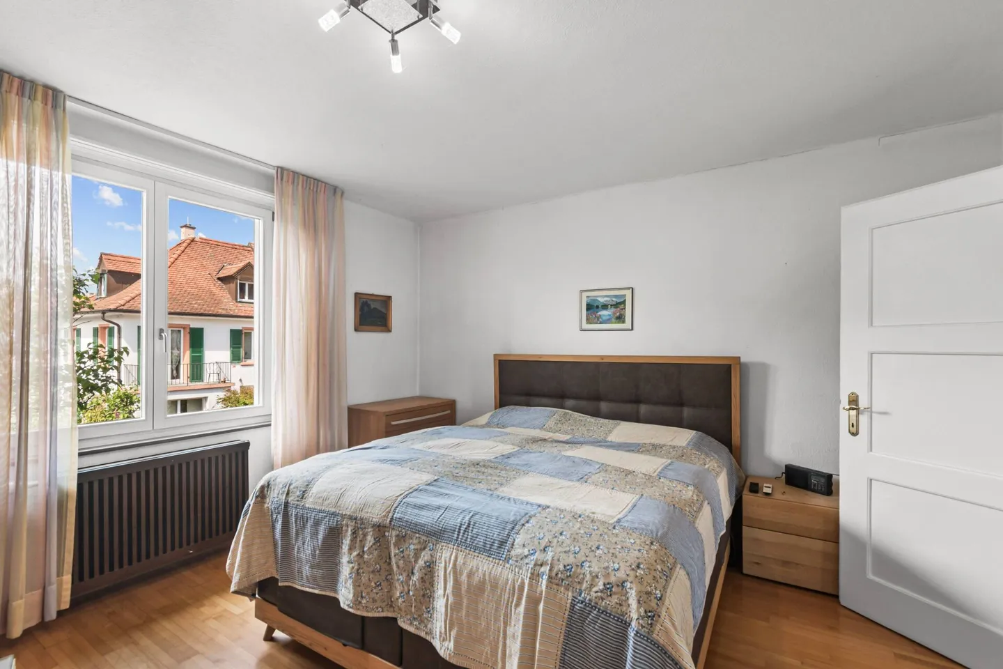 Family-friendly end-of-terrace house in a quiet & well-connected location - Photo 9 of 11