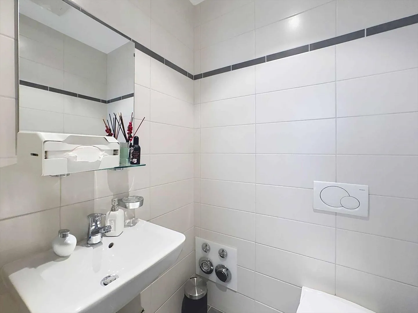 Beautiful commercial property - 1 min walk from the casino - Photo 8 of 11