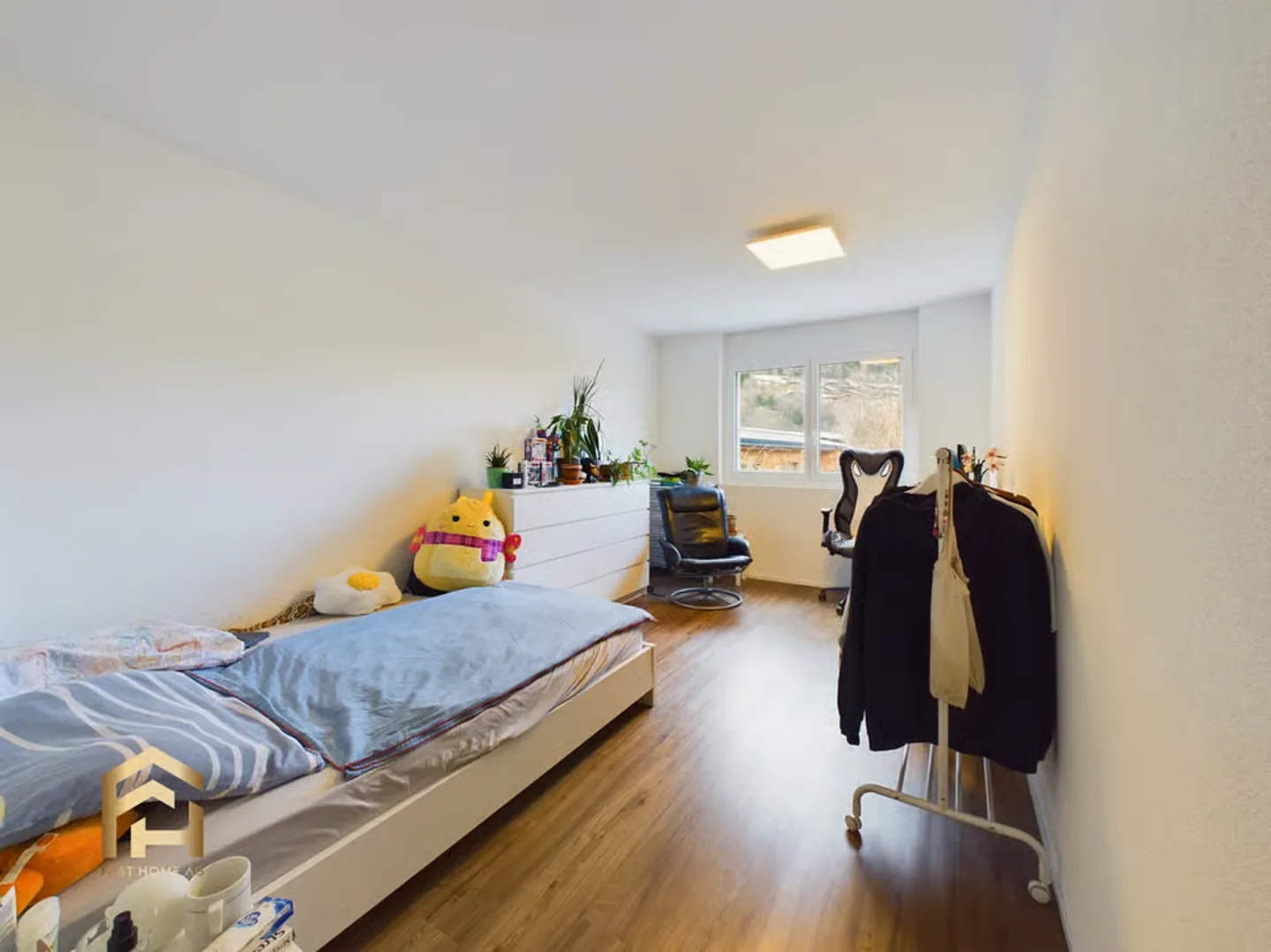 Modern Apartment with Stunning Views - Photo 5 of 13