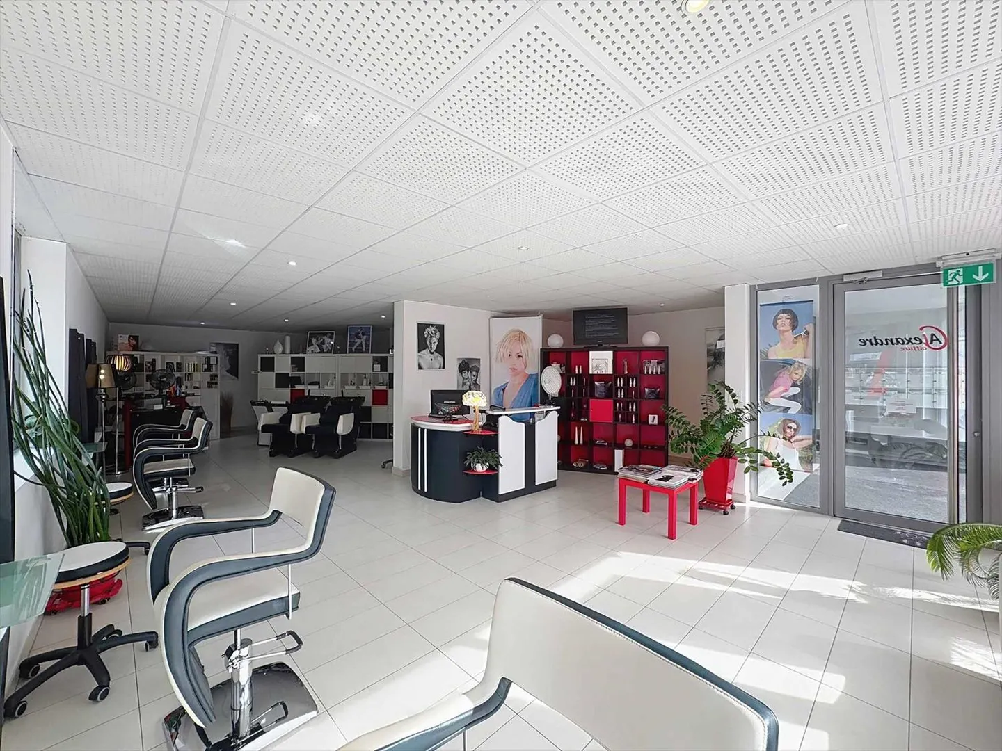 Beautiful commercial property - 1 min walk from the casino - Photo 10 of 11