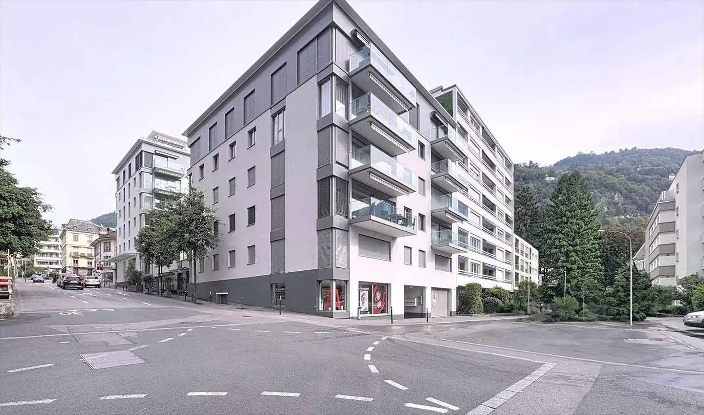 Beautiful commercial property - 1 min walk from the casino - Photo 1 of 11