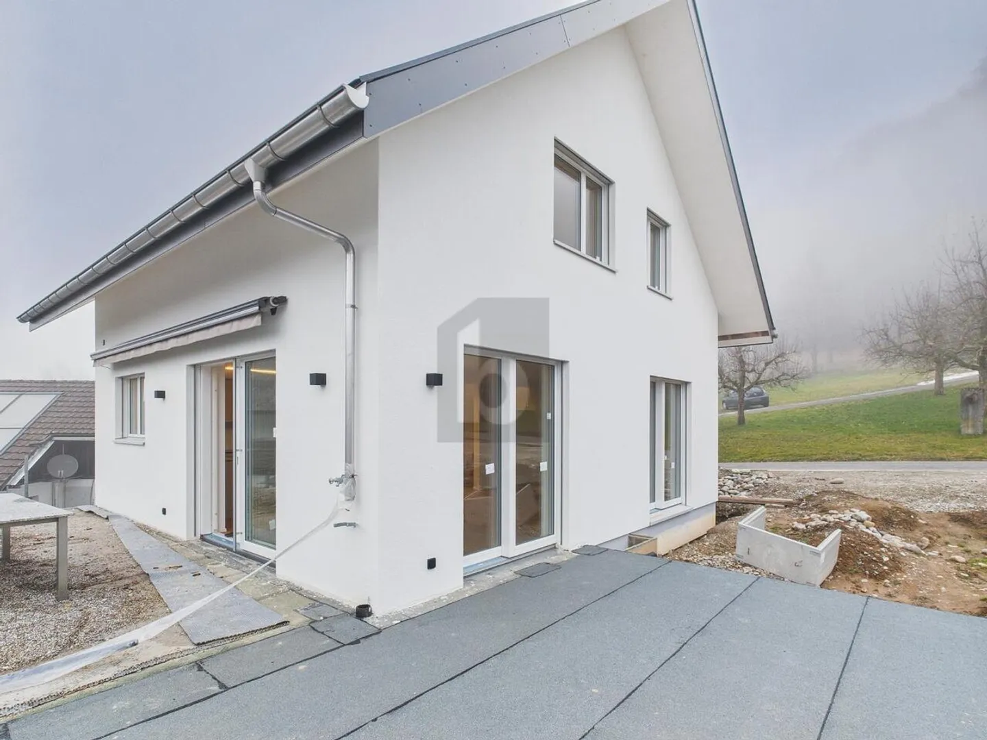 MODERN, QUIET AND HIGH QUALITY - Photo 4 of 6