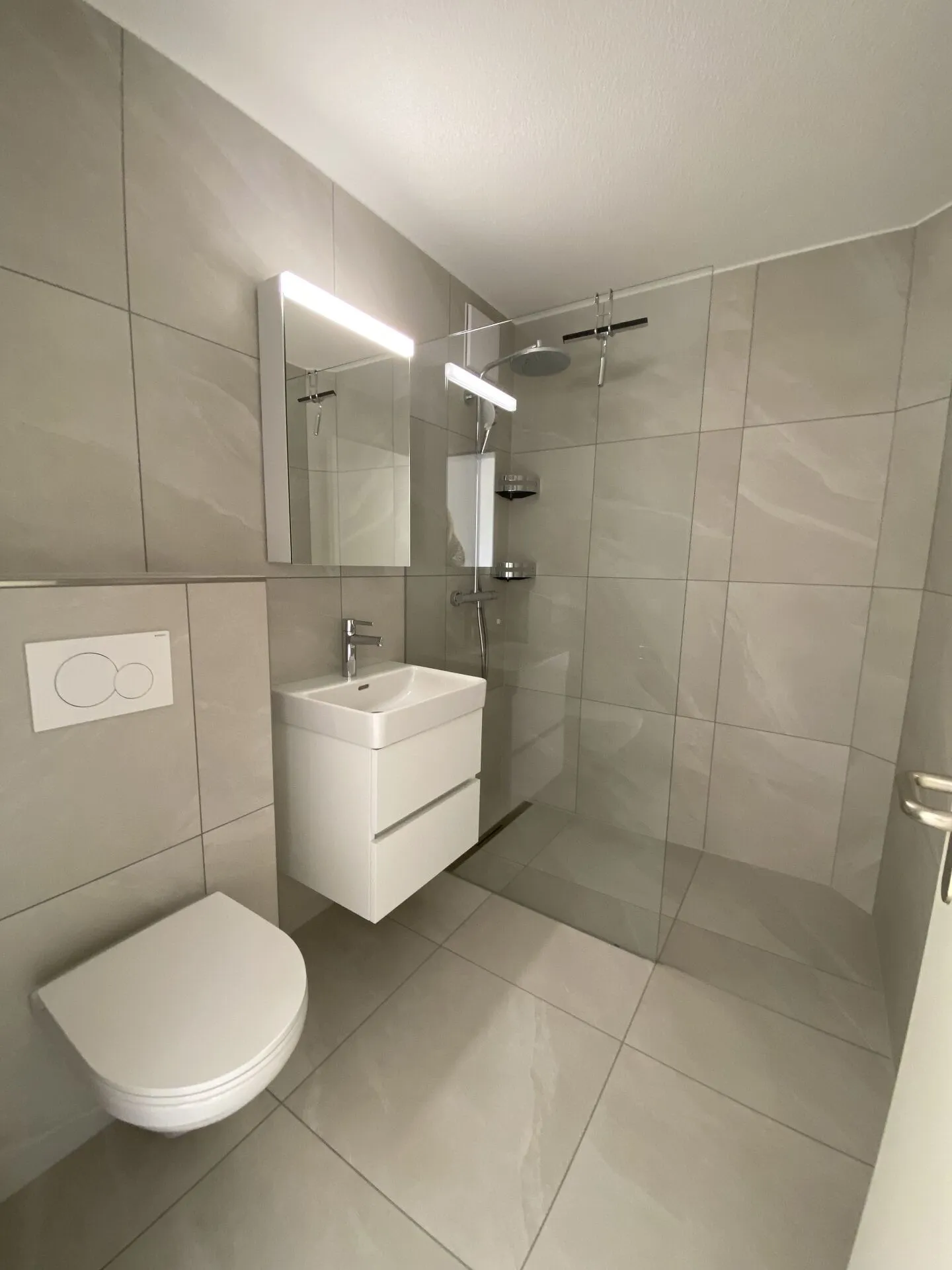 Neu renovierte 2.5-Zimmerwohnung mit Weitsicht! - Foto 5 von 7