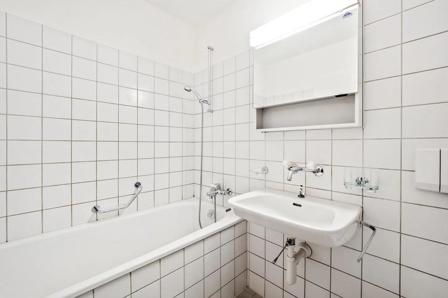 MIETEN OHNE KAUTION - Stilvolle Maisonette-Wohnung mit Dachterrasse - Foto 3 von 9