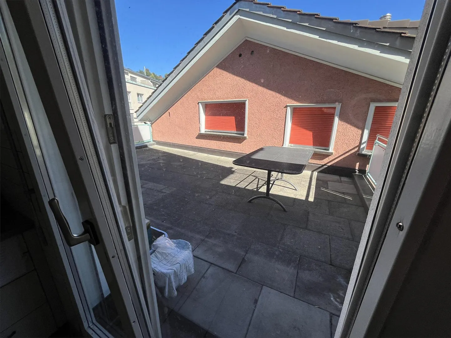 Appartement 2,5 pièces avec terrasse - Photo 4 sur 7