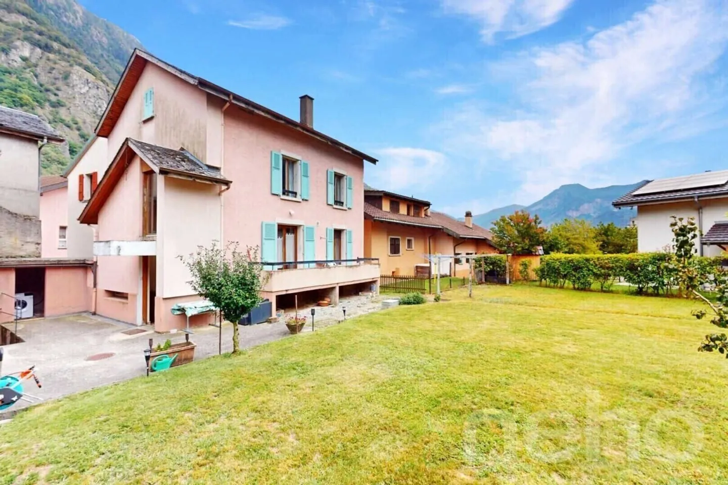 Ensemble immobilier à Collonges: maison et studios! - Photo 3 sur 12