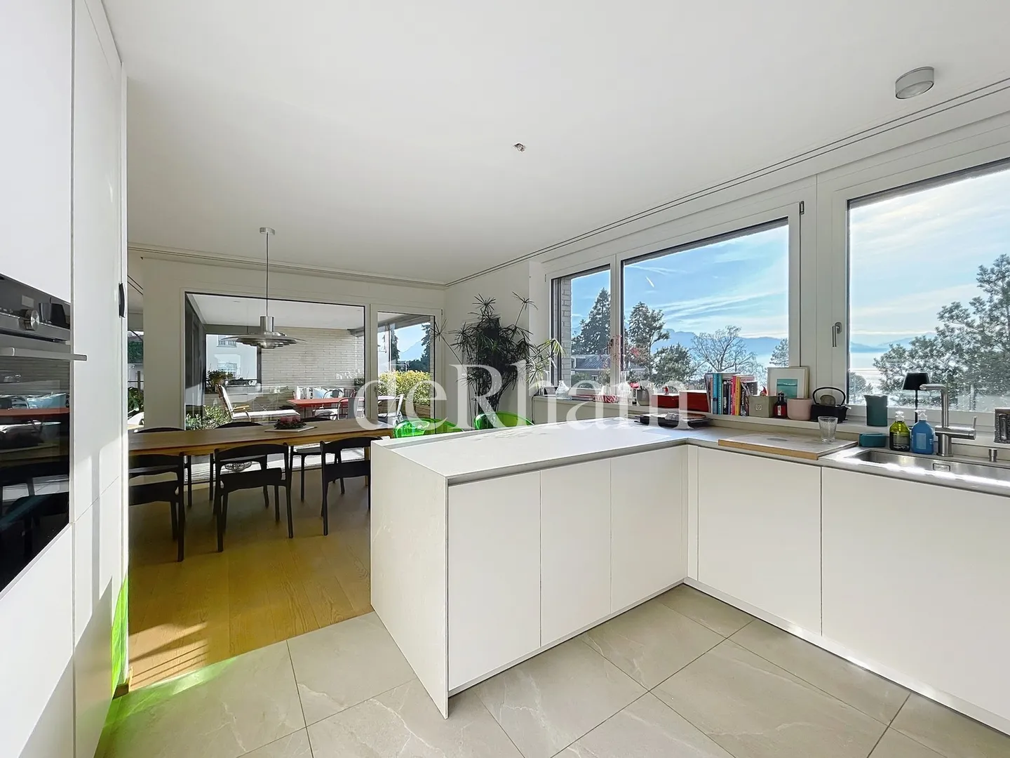 LUTRY: Splendid 4.5 with terrace and lake view! - Photo 3 of 13