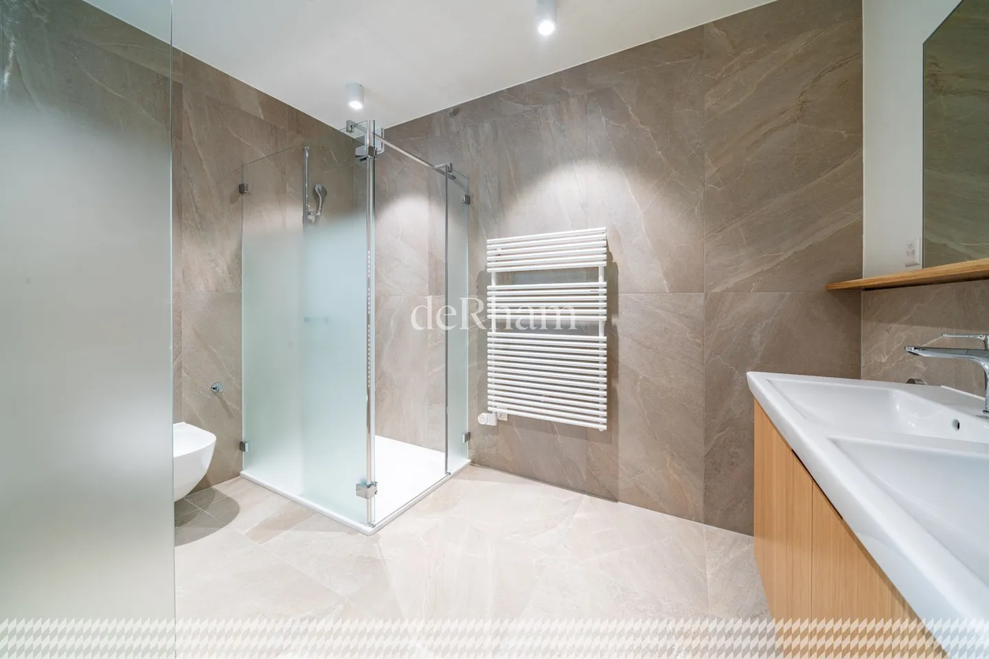 LUTRY: Splendid 4.5 with terrace and lake view! - Photo 7 of 13