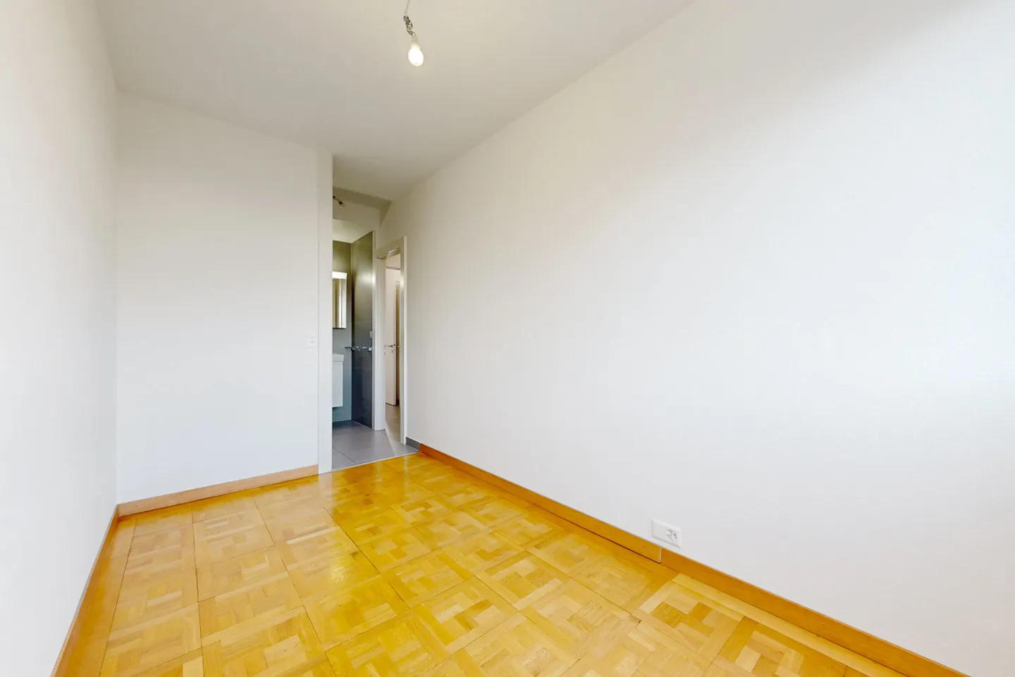 Beautiful apartment near Cornavin train station - Photo 5 of 9