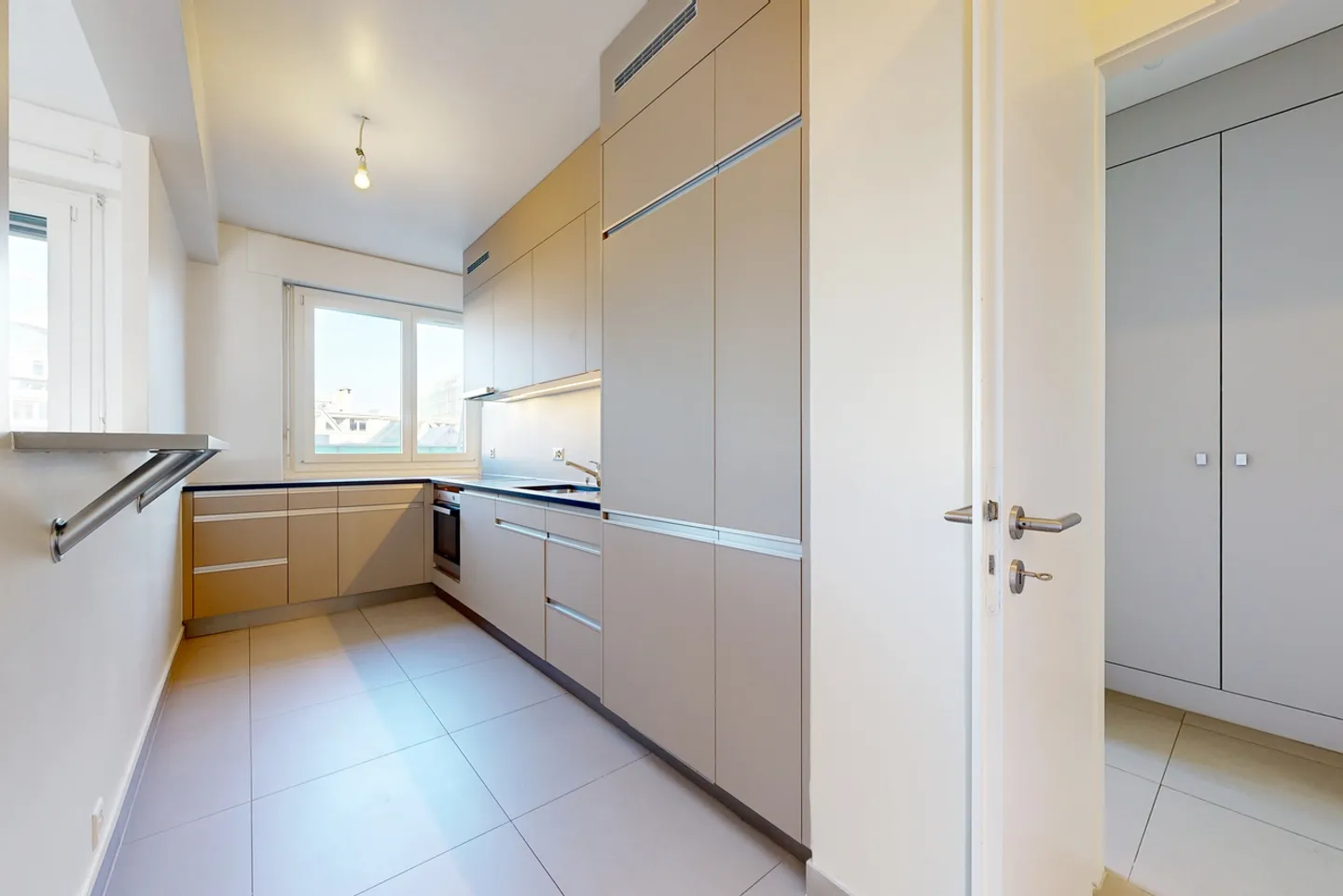 Beautiful apartment near Cornavin train station - Photo 7 of 9