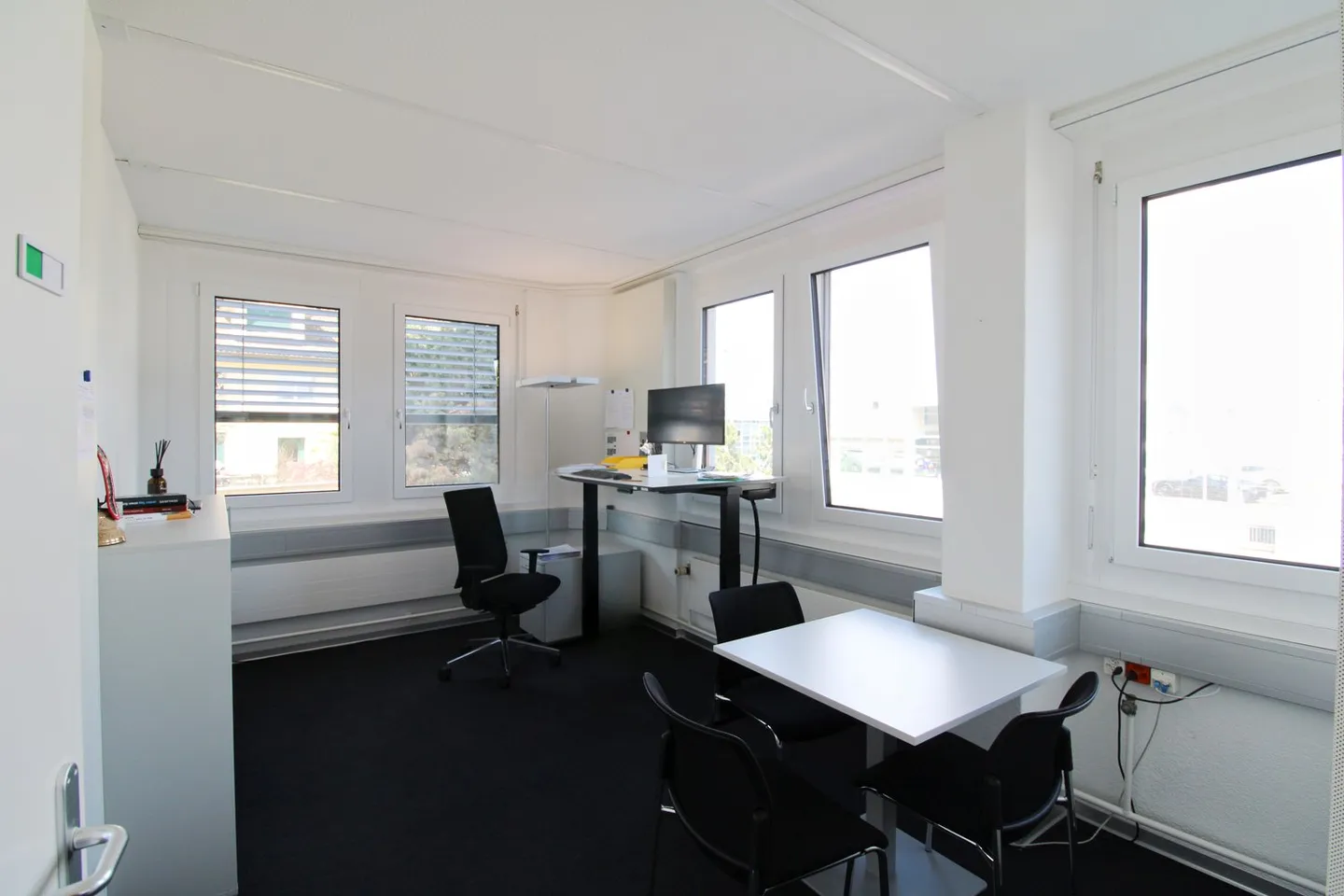 Moderne Büroräumlichkeiten in Horgen - Foto 9 von 10