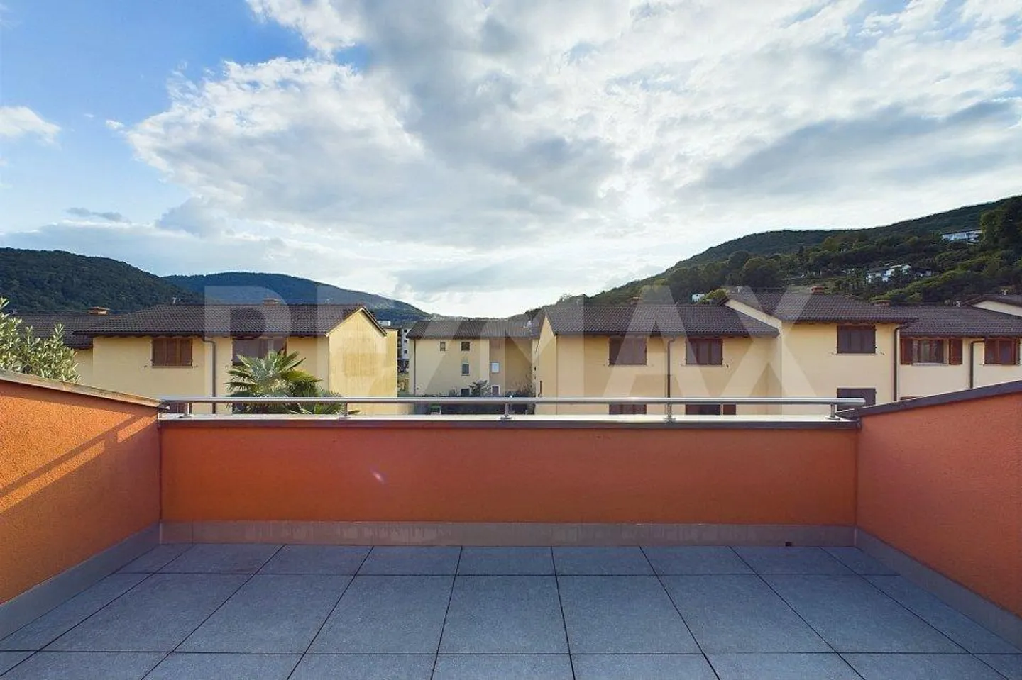 4 ½ - Room House with Panoramic View and Versatile Spaces - Photo 4 of 13