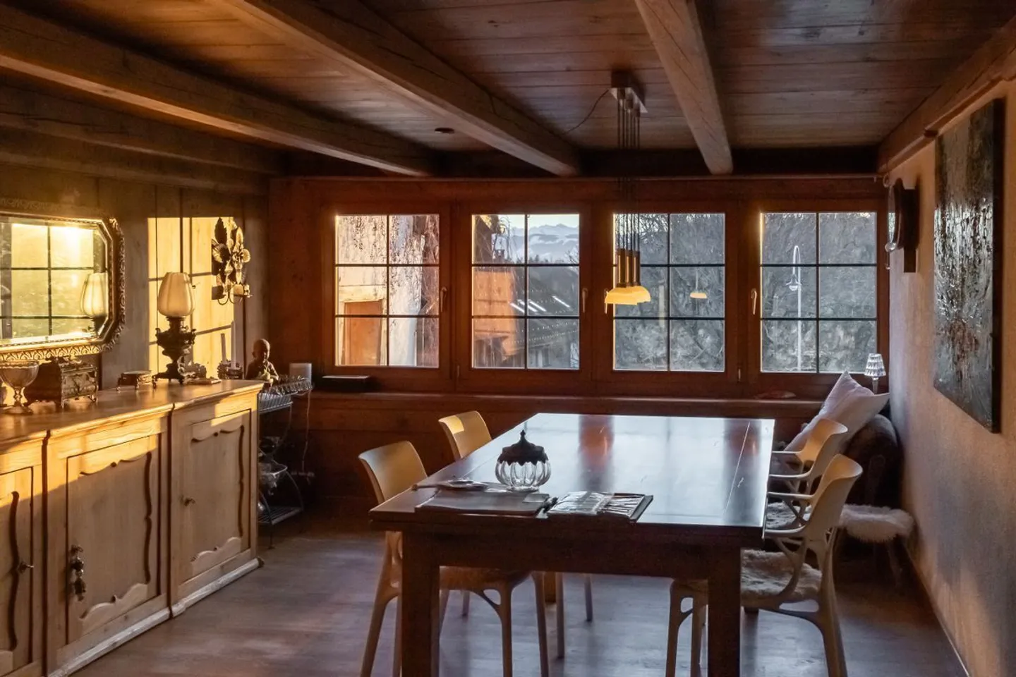 Incantevole casa a schiera angolare con vista fantastica e giardino soleggiato - Foto 1 di 12