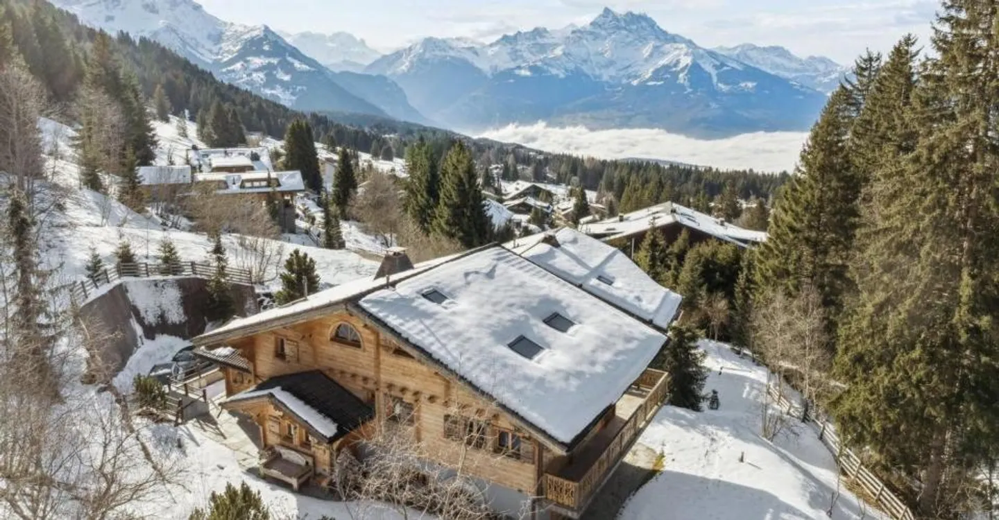 Les Chaux Fleuries - Splendid exceptional chalet SKI IN SKI OUT - Photo 1 of 12