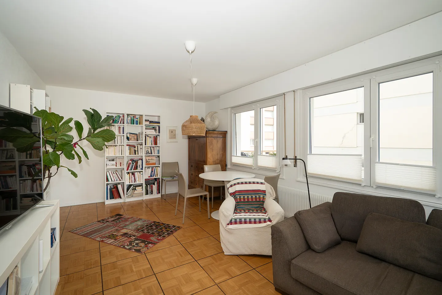 Helles 4.5-Zimmer-Wohnung im bevorzugten Viertel von Platta - Foto 3 von 11