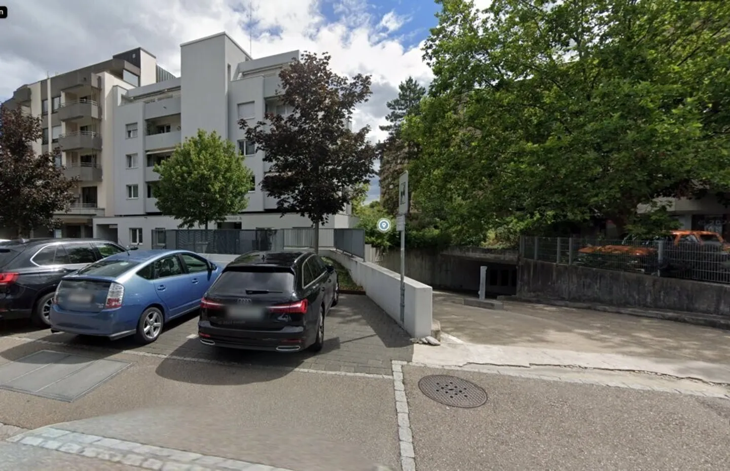 Einstellhallen-Plätze inmitten des Dofzentrums - Foto 1 von 1