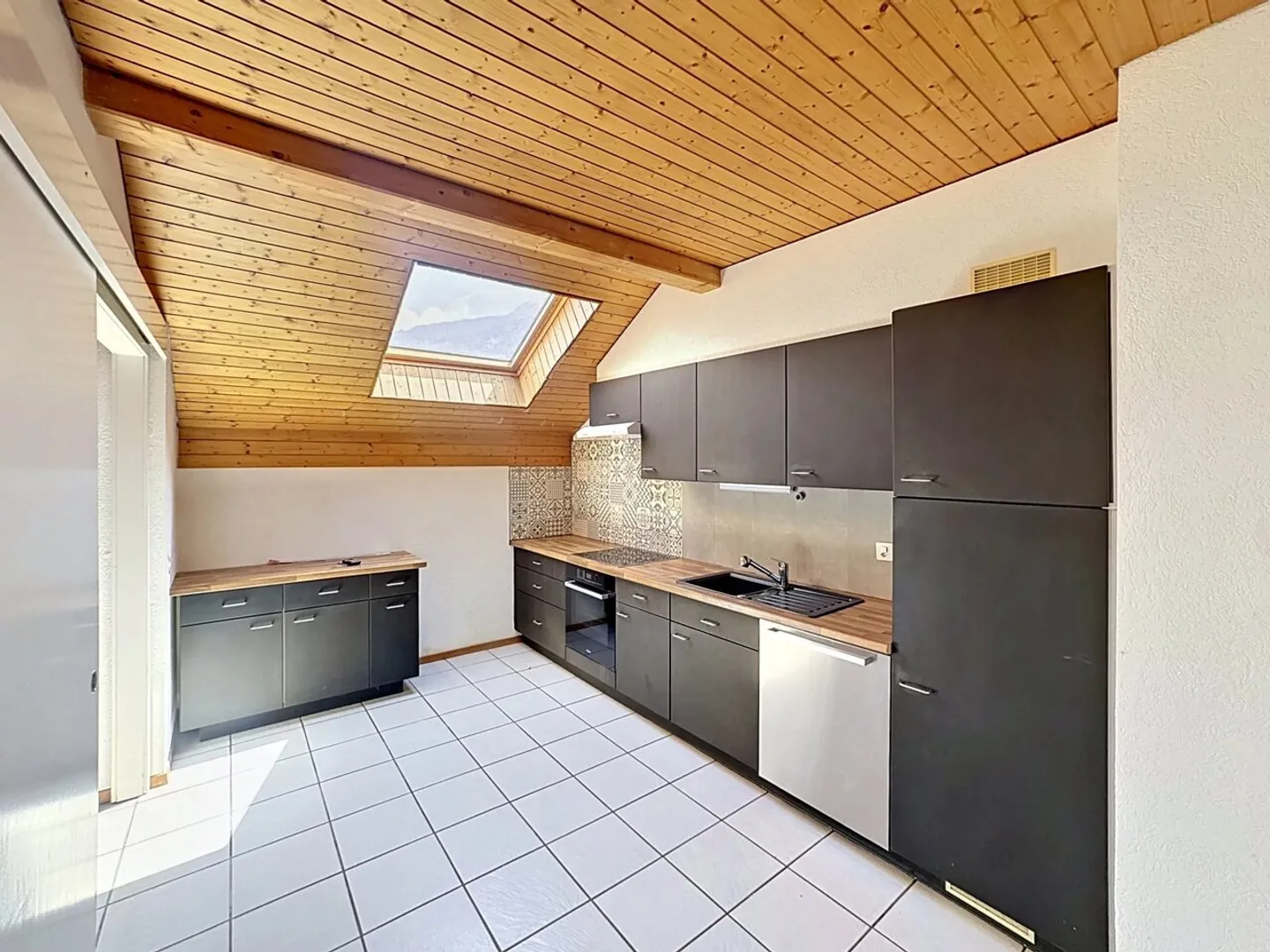 Appartement 4,5 pièces à Monthey - Confort, Espace et Luminosité - Photo 3 sur 11