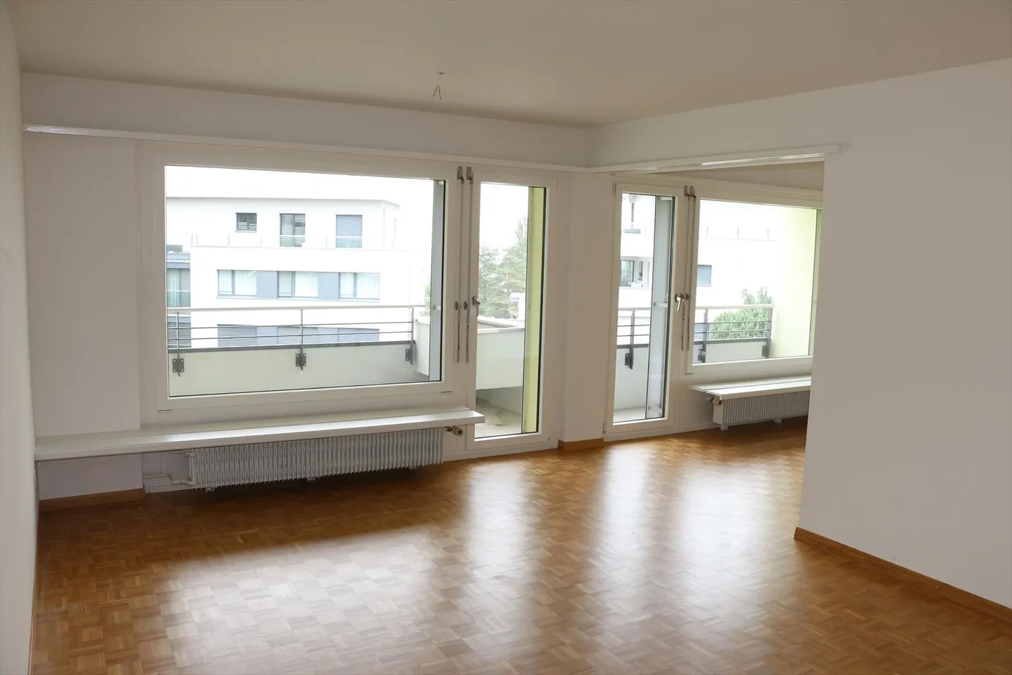 Apartment for rent - Photo 3 of 8