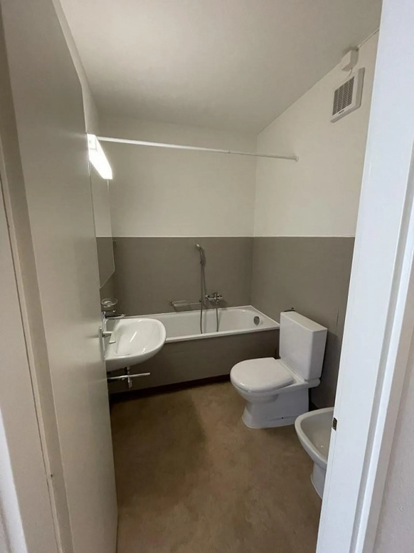 Zu vermieten: 2,5-Zimmer-Wohnung in Savosa! - Foto 6 von 7