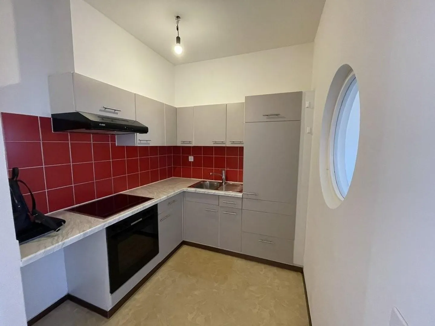 Zu vermieten: 2,5-Zimmer-Wohnung in Savosa! - Foto 7 von 7