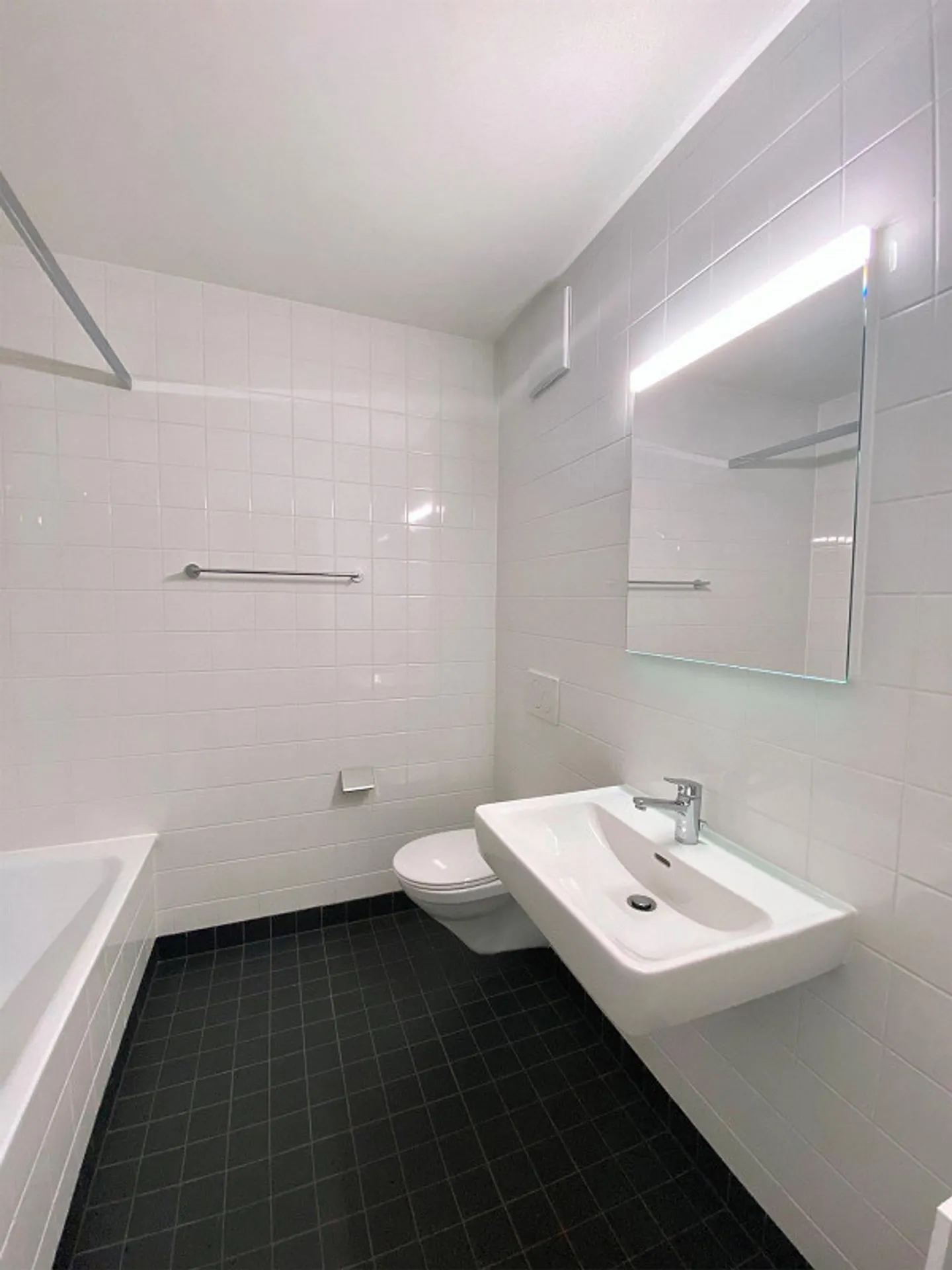 Ampio appartamento duplex cerca nuovo inquilino! - Foto 9 di 10