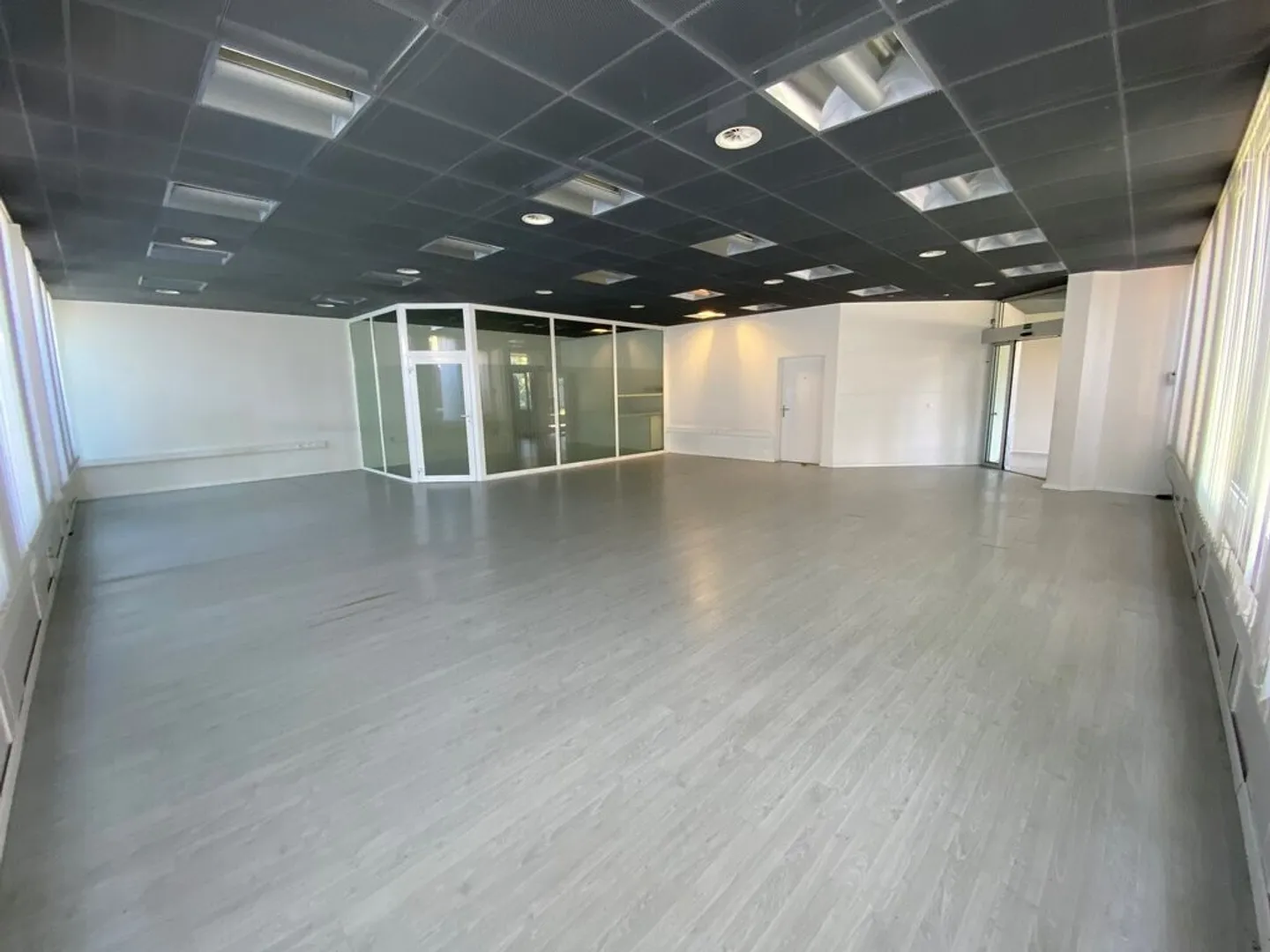 Votre nouveau site d'entreprise - au centre de Wohlen - Photo 4 sur 8