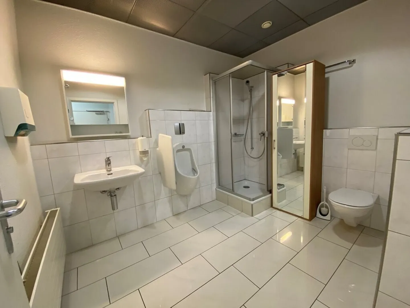 Votre nouveau site d'entreprise - au centre de Wohlen - Photo 6 sur 8