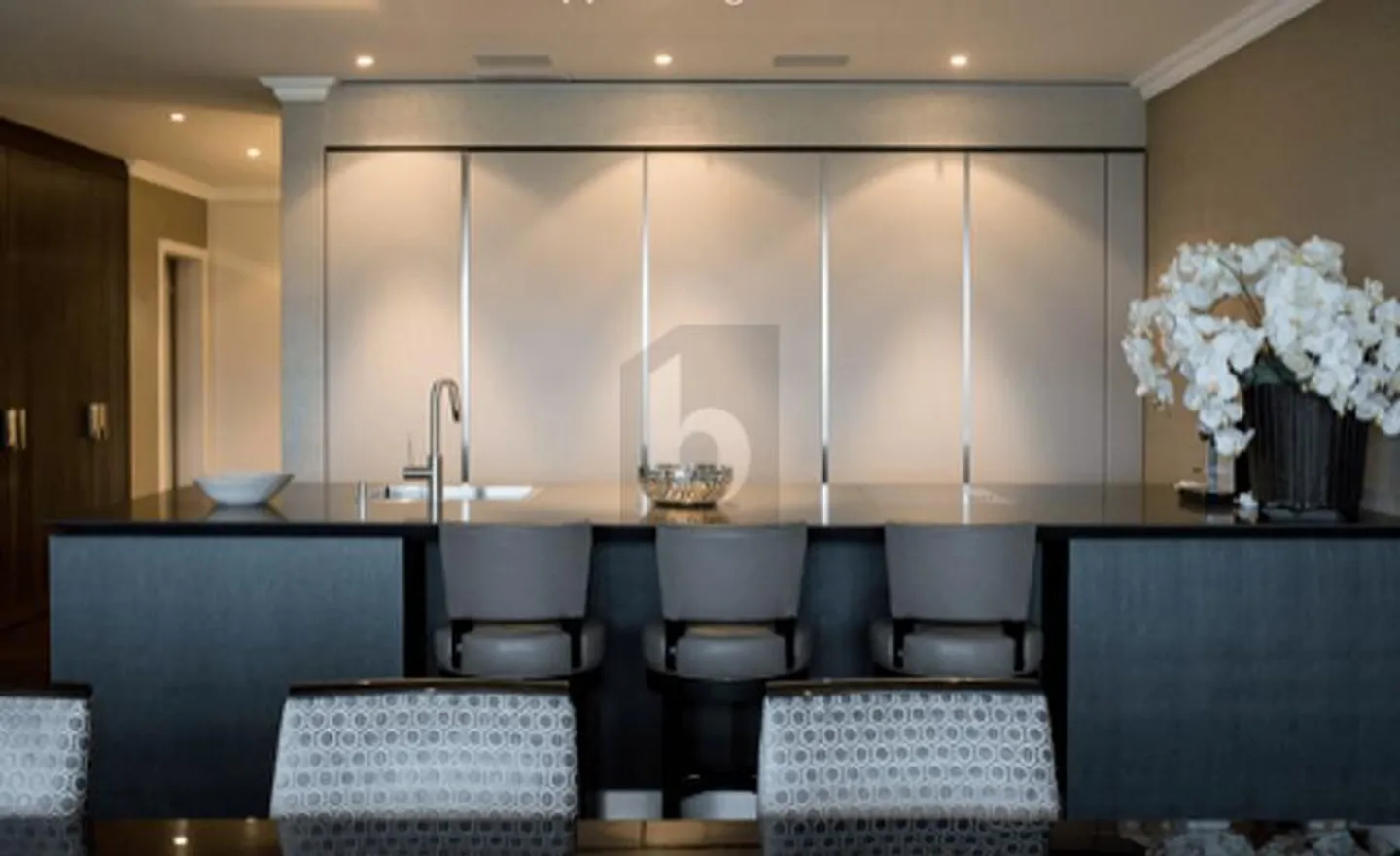 LUXURY, PEACE & LAKE VIEW PURE - Photo 4 of 5