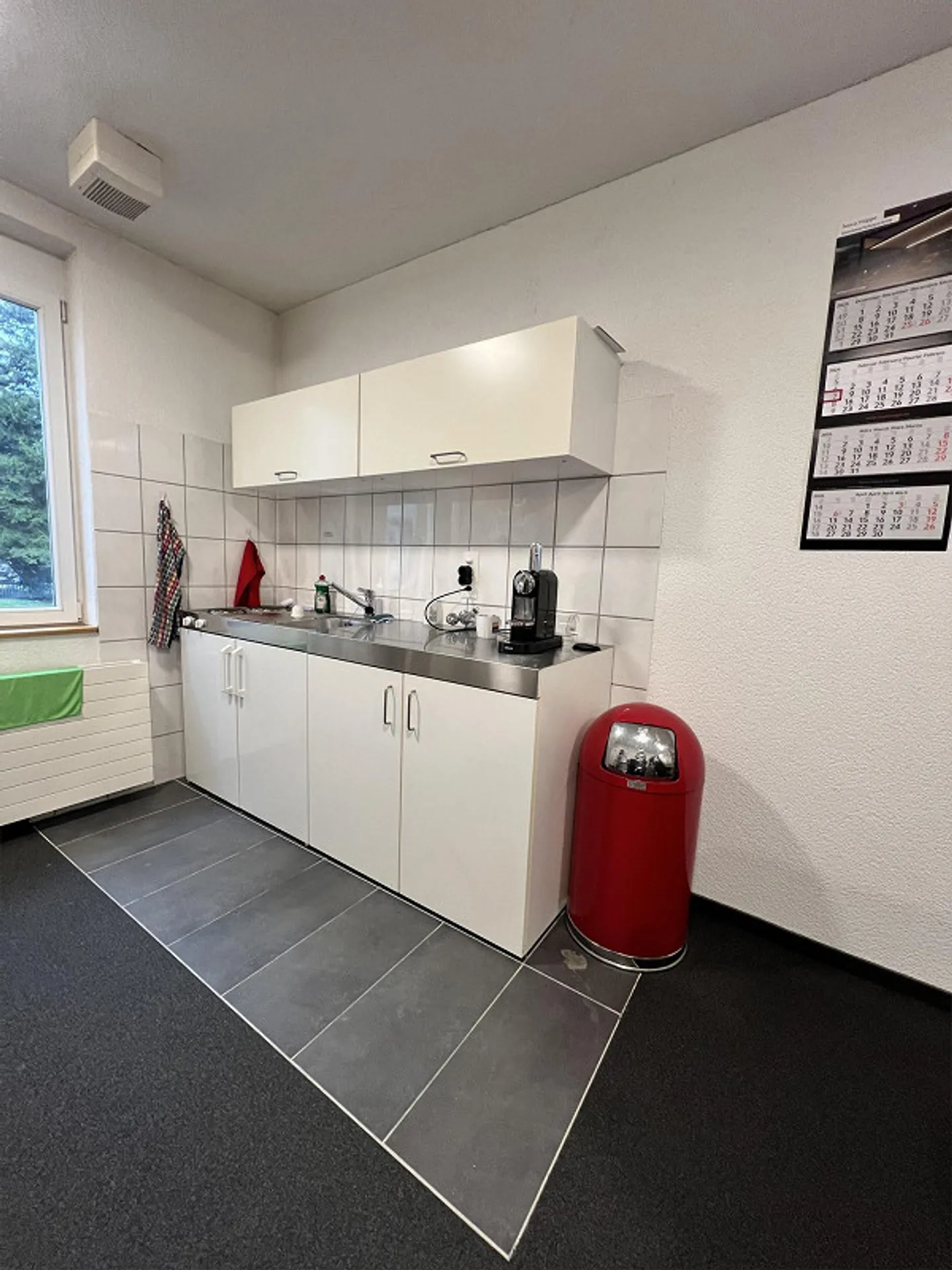 Geräumige Werkstatt und Bürofläche - Foto 8 von 10