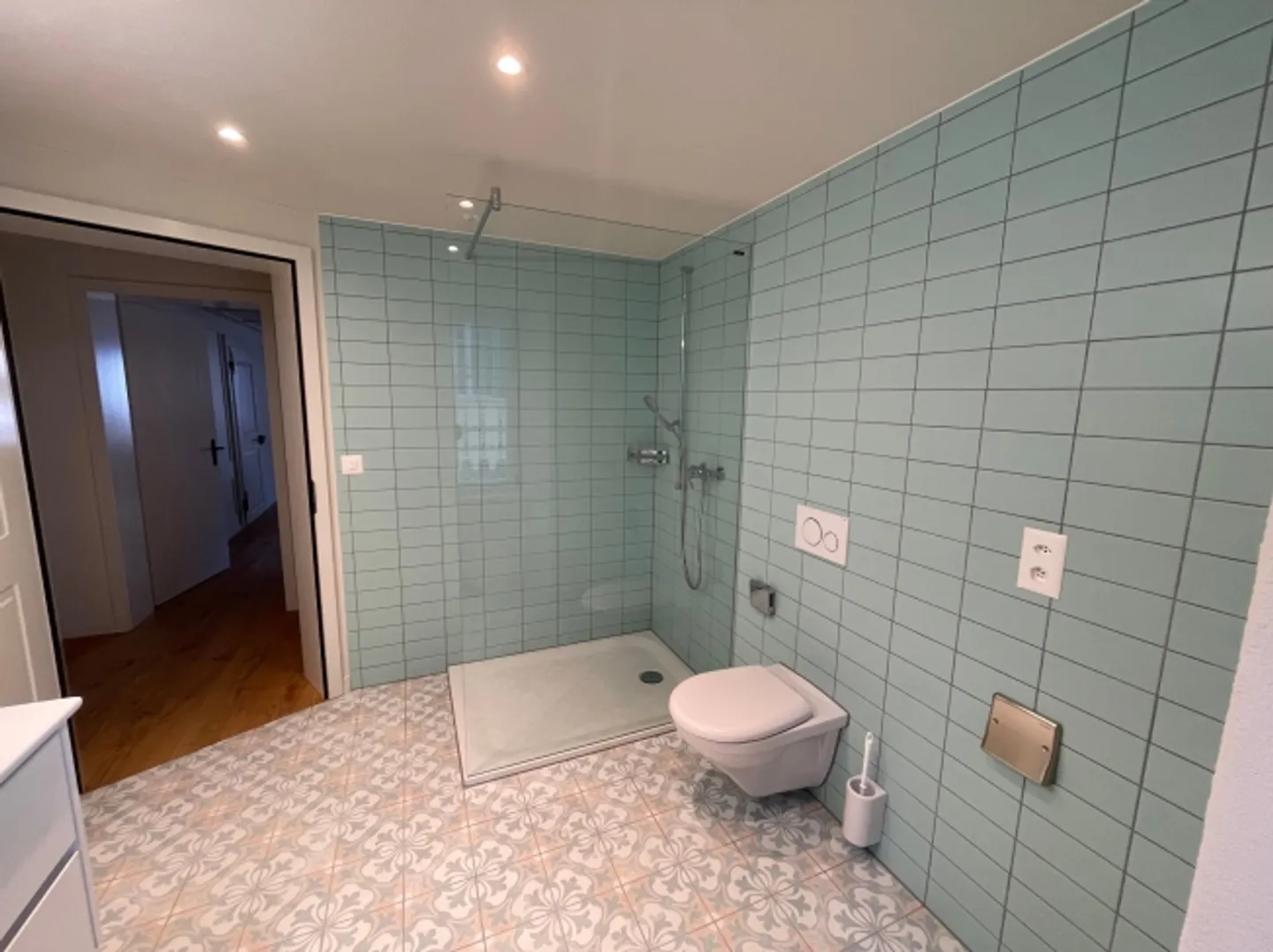 Modernes Apartment mit grossem Balkon - Foto 3 von 10