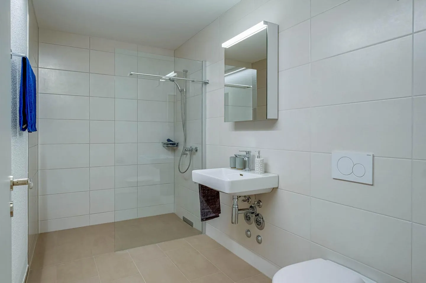 grosszügige Dachwohnung - Foto 8 von 12