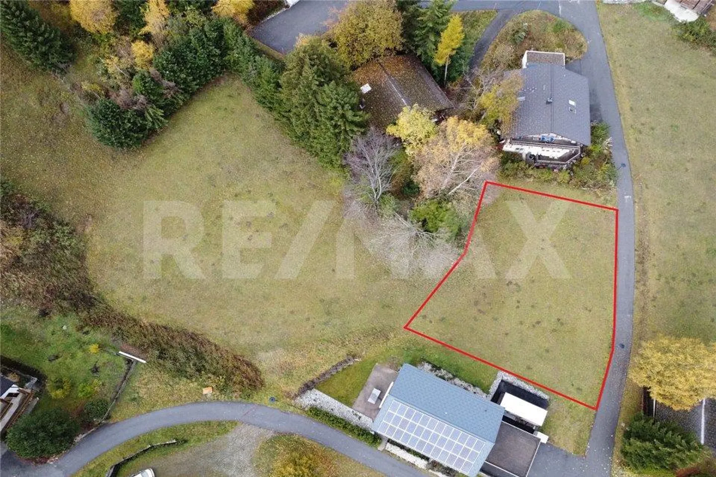 Plot of land with building rights in an attractive location - Photo 2 of 5