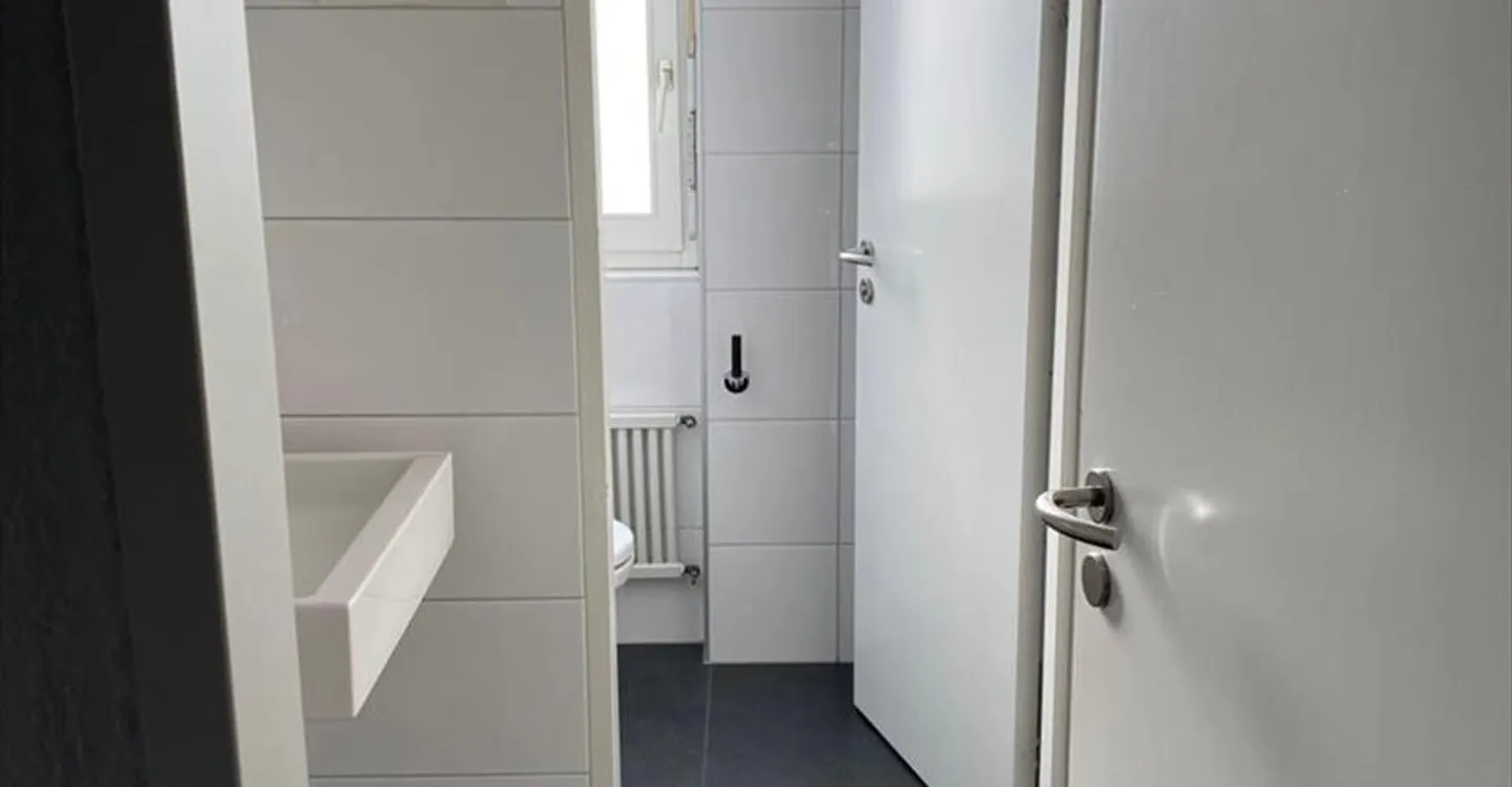 Immeuble mixte à louer - Photo 2 sur 8