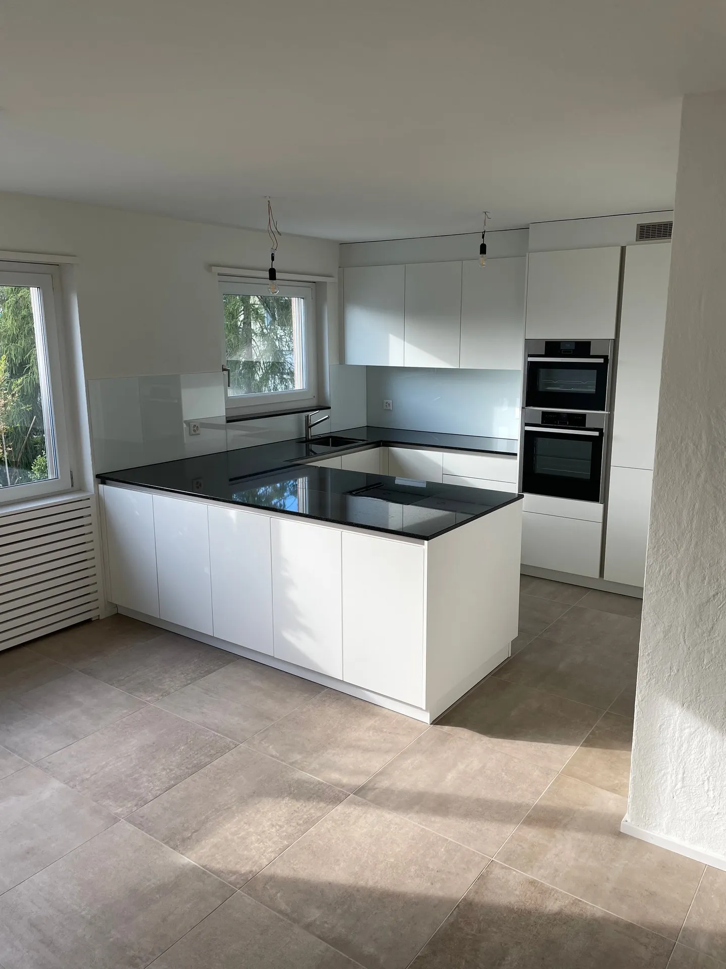 Grosszügige und moderne 4.5-Zimmer-Wohnung an ruhiger Lage - Foto 3 von 14