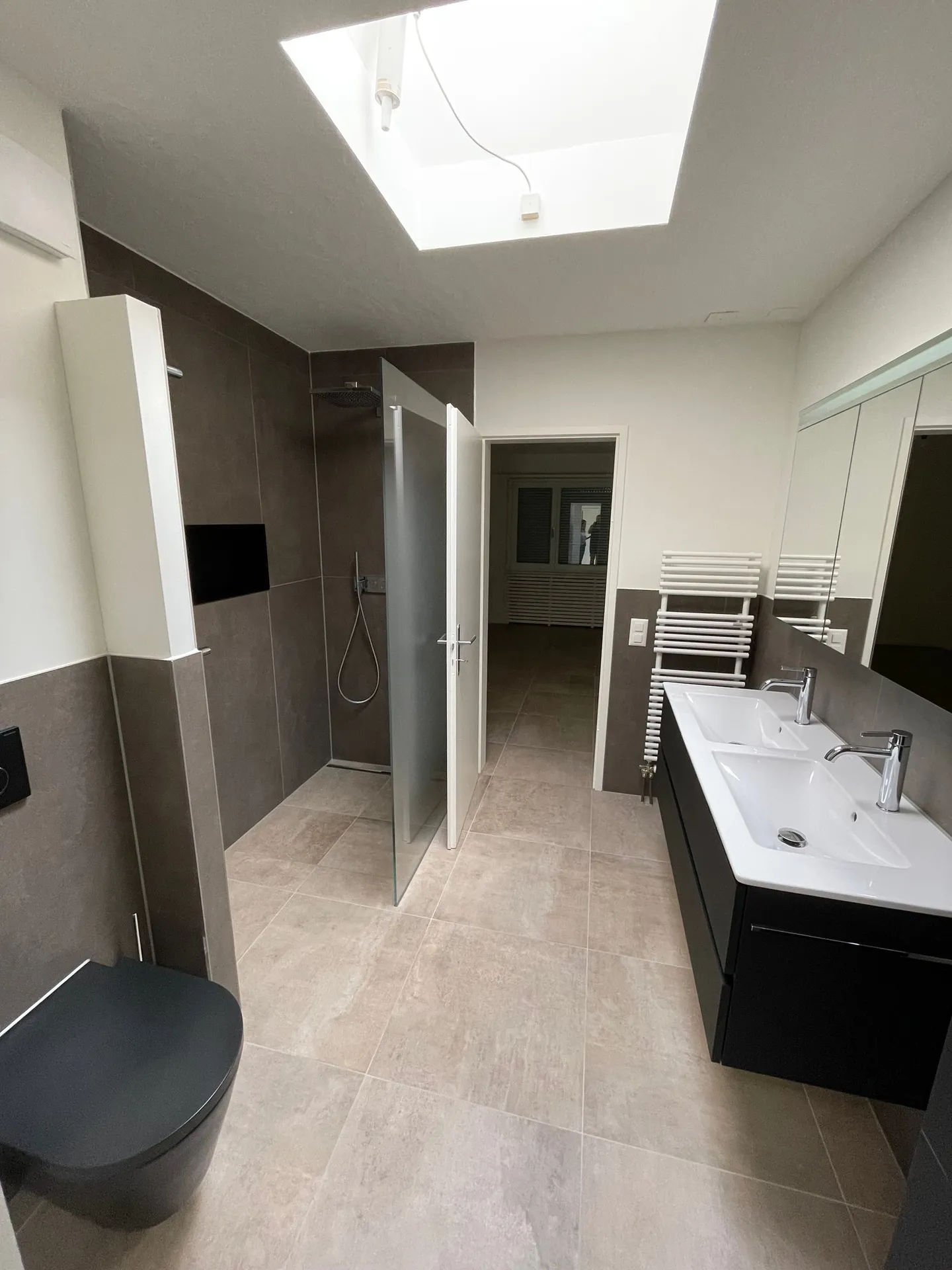 Grosszügige und moderne 4.5-Zimmer-Wohnung an ruhiger Lage - Foto 5 von 14