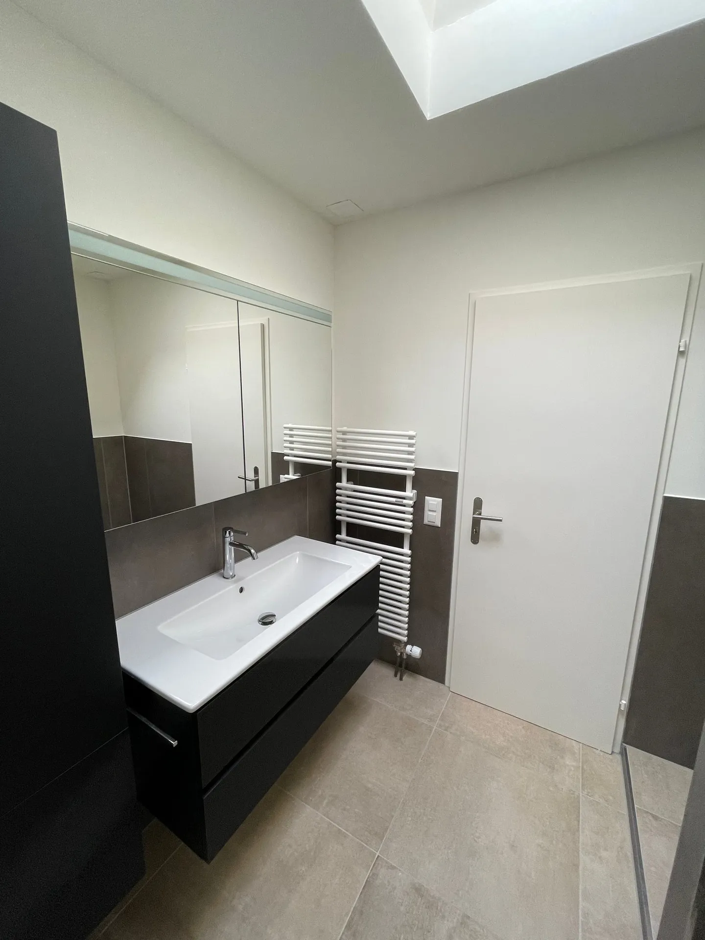 Grosszügige und moderne 4.5-Zimmer-Wohnung an ruhiger Lage - Foto 6 von 14