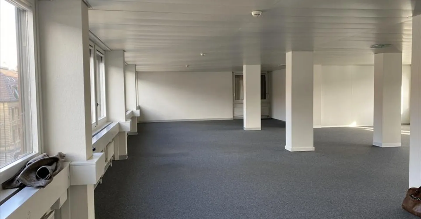 Immeuble mixte à louer - Photo 1 sur 8