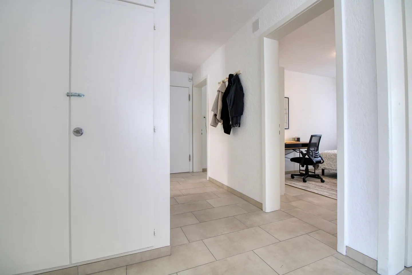 Spacious Coliving Apartment with Large Terrace in Wallisellen - Photo 13 of 25