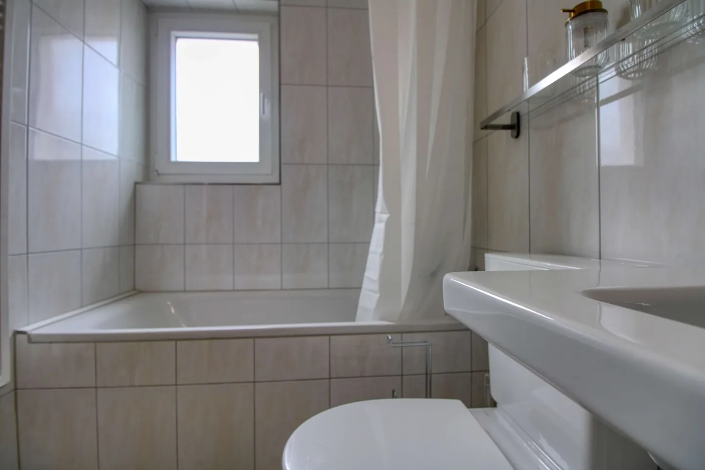 Spacious Coliving Apartment with Large Terrace in Wallisellen - Photo 23 of 25