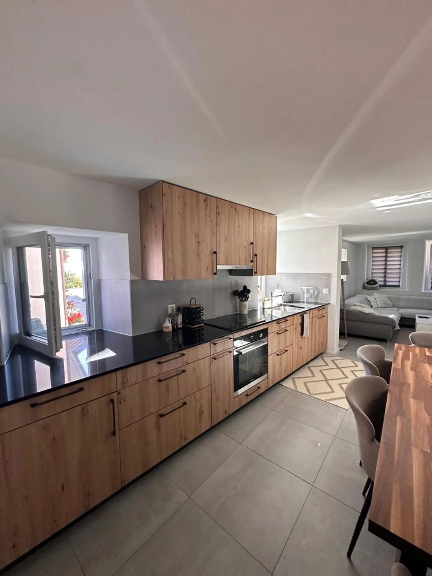 Wohnung mit 3.5 Zimmern und großer Terrasse - Photo 1 sur 12