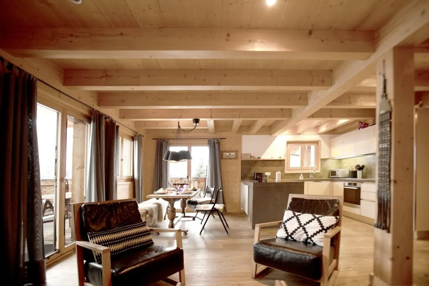 Appartement "Amaroo" dans Chalet (VENDU) - Photo 2 sur 10