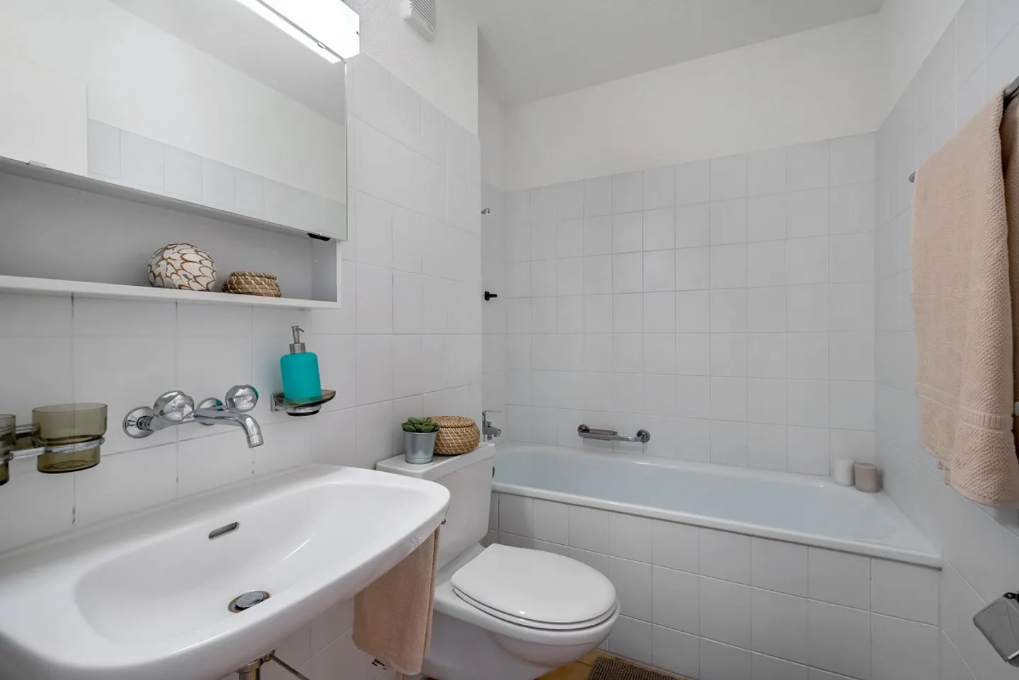 Geräumige Wohnung mit Cheminée - Foto 2 von 4