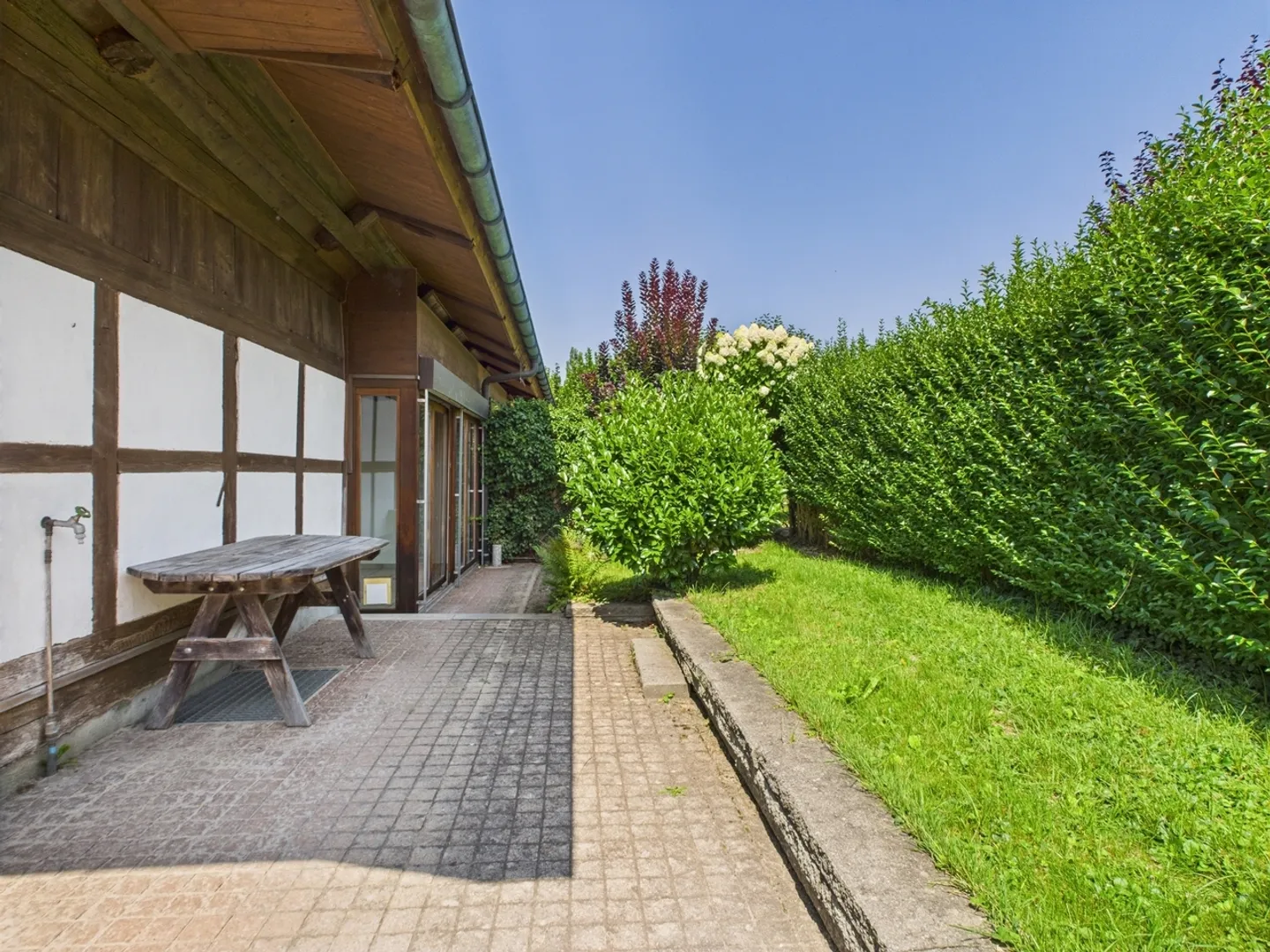 Casa a schiera ristrutturata di 5,5 stanze a Mattstetten - Foto 12 di 13